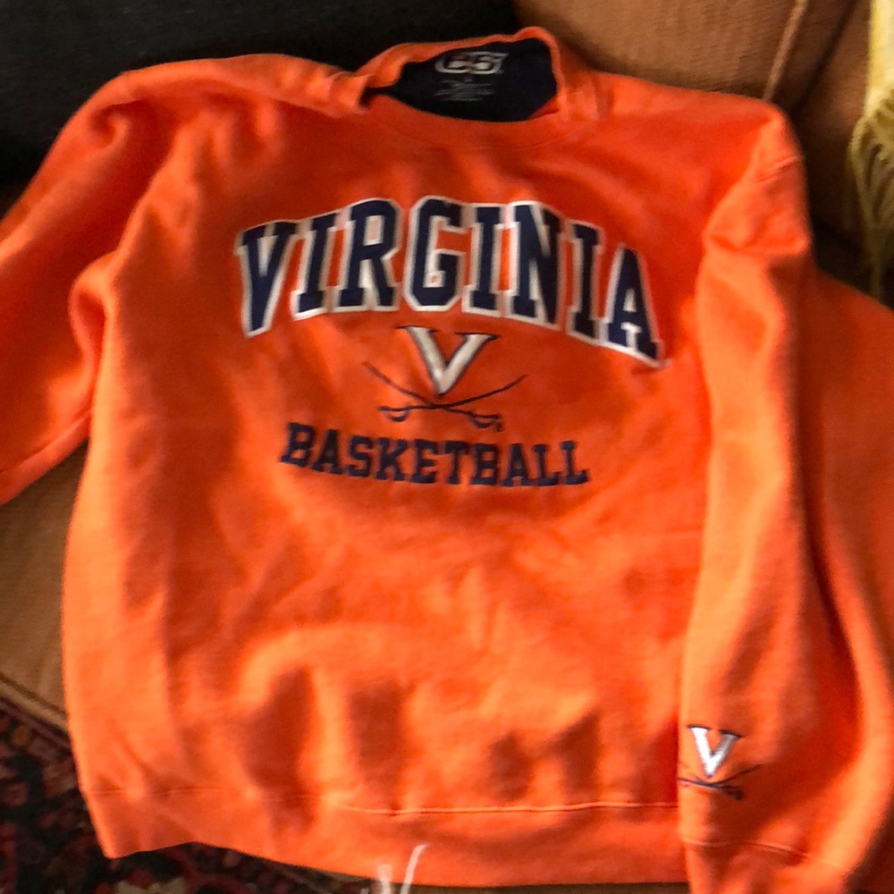 Men’s Large UVA BASKETBALL sweatshirt